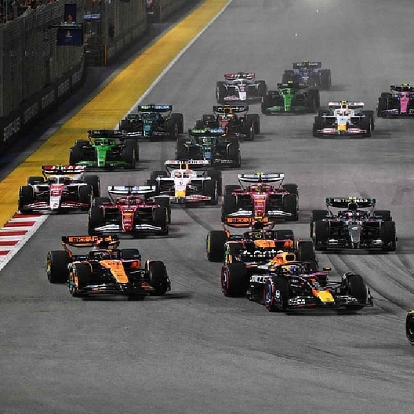 F1: Dominan, George Russell Menangi Balapan GP Singapura 2025