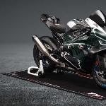 BMW M 1000 RR Hadir Dalam Edisi Spesial 115 Tahun Isle of Man TT