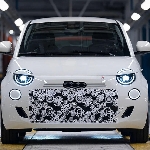 Inilah Penampakan Pertama Fiat 500 Hybrid Baru Dengan Transmisi Manual