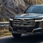 Toyota Land Cruiser 300 Hybrid Masuk Pasar Eropa, Ada Bedanya?