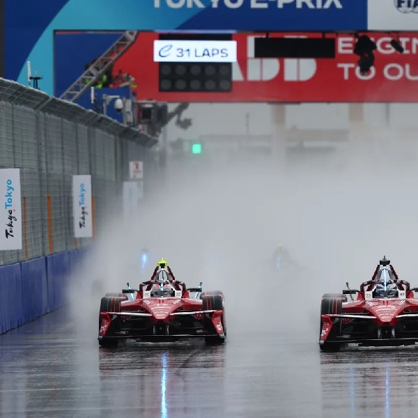 Formula E: Ditengah Hujan, Stoffel Vandoorne Menangi Race 1 Tokyo ePrix