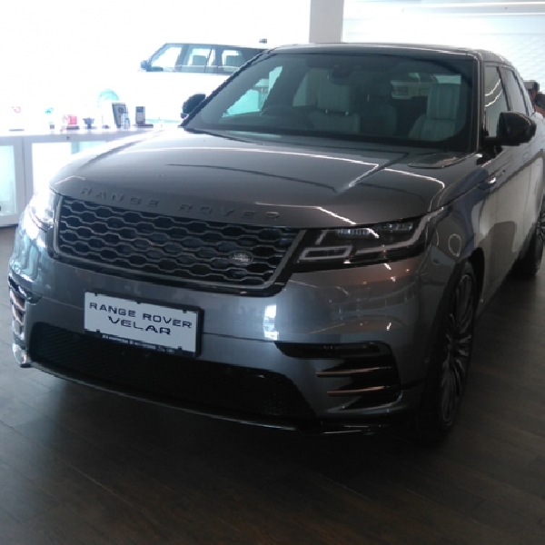 Kecepatan 85 Km Air suspension New Range Rover Velar Secara Otomatis Akan Turun