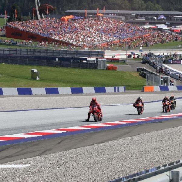 MotoGP: Penuh Drama Dan Insiden, Sprint Race GP Austria Dimenangi Pecco Bagnaia