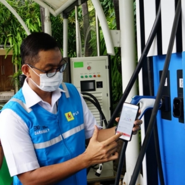 Aplikasi Charge In Untuk kendaraan Listrik di Indonesia