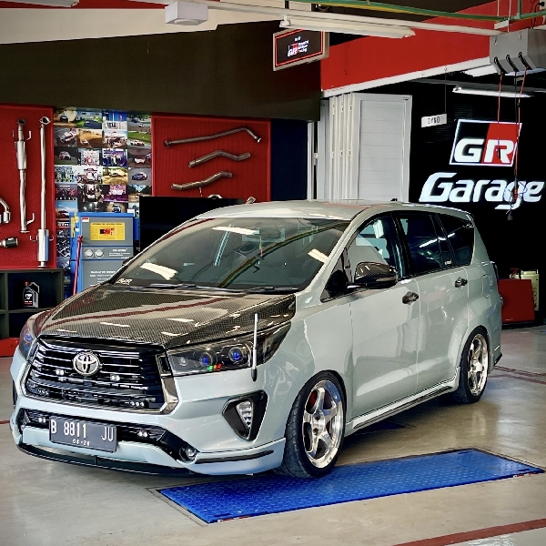 Enggak Harus Thailand Look, Innova Reborn Diesel Modifikasinya Kalcer Abis!