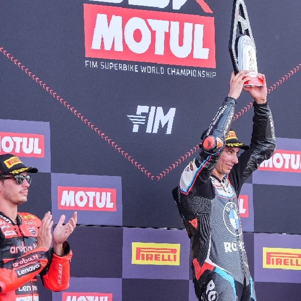 WSBK Perancis: Lagi dan Lagi, Toprak Razgatlioglu Sapu Bersih Kemenangan
