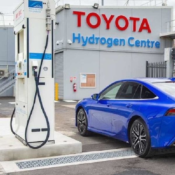 Toyota Berniat Jual Mobil Hidrogen Secara Massal