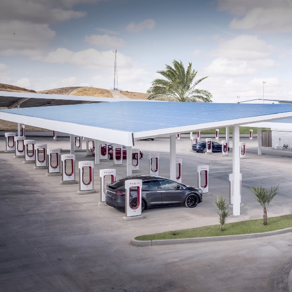 Tahun Ini, Tesla Akan Buka Jaringan Supercharger Untuk Mobil Listrik Lain