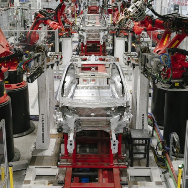 Tesla 'Shutdown' Dua Pabriknya Minggu Ini