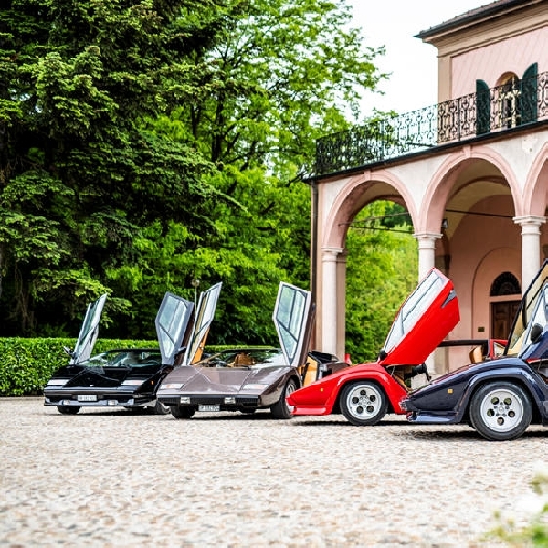 Lamborghini Rayakan 50 Tahun Lahirnya Countach