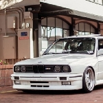 BMW E30 &quot;Mas Boy&quot; di Restorasi Plus Modikasi, Pilih Gaya DTM Bikin Ngeri!