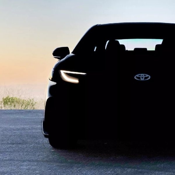 Toyota Camry Generasi Terbaru Bakal Dapat Penggerak AWD