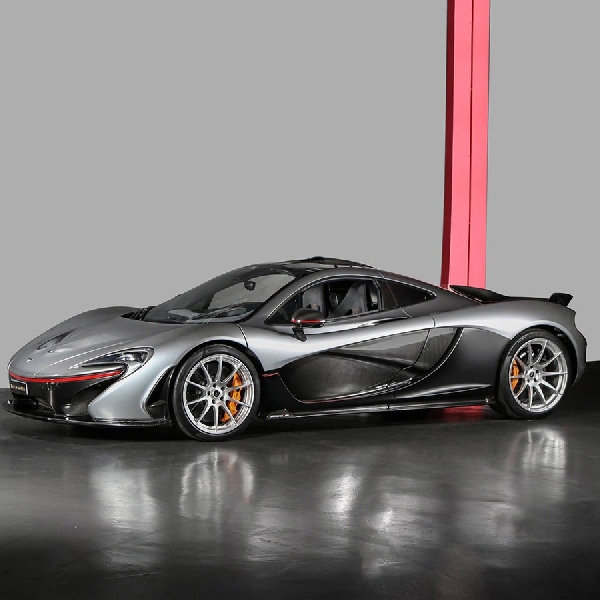 Dealer Asal Dubai Jual McLaren P1 Miliknya