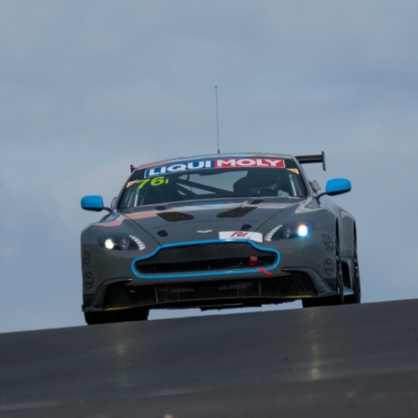 Aston Martin Vantage GT8 Ditantang Balap Bathurst 12 Hours