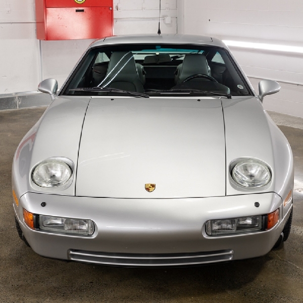 Alasan Harus Bangkitnya Mobil Futuristik Porsche 928