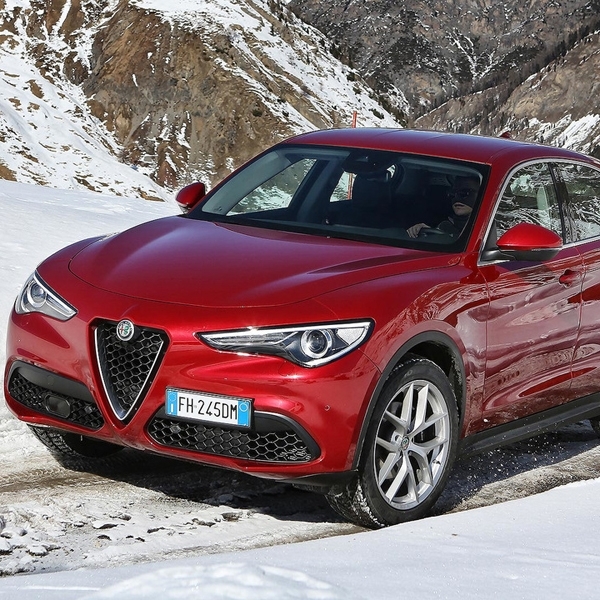 Alfa Romeo Stelvio Quadrifoglio akan dikenalkan Akhir April 2017