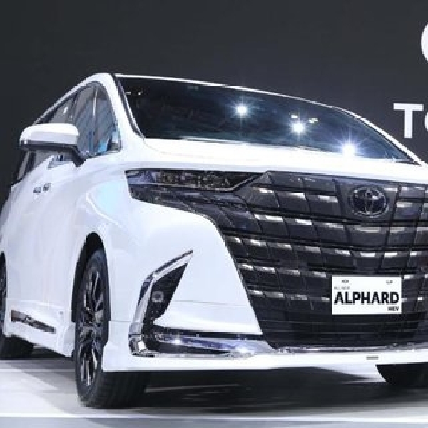 Tampil Perdana di GIIAS 2023, Toyota Alphard Hybrid Memukau Pengunjung, Intip Harganya