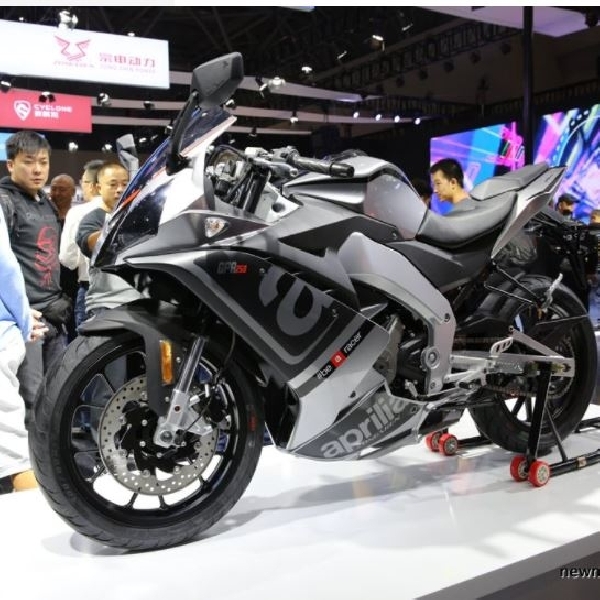 Aprilia GPR250R 2021 Meluncur di Cina