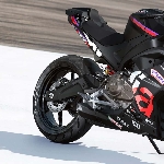 Aprilia RS 457 GP Replica Meluncur, Kental Nuansa Balap MotoGP