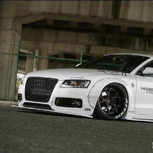 Modiifkasi Audi A5 ala Body Kit Rocket Bunny