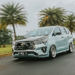 Enggak Harus Thailand Look, Innova Reborn Diesel Modifikasinya Kalcer Abis!
