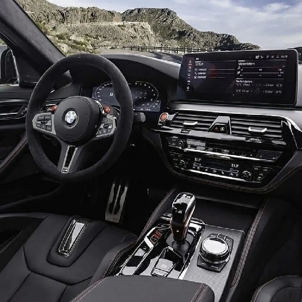 Belum Debut Resmi, Tampilan BMW M5 CS 2022 Bocor Secara Online