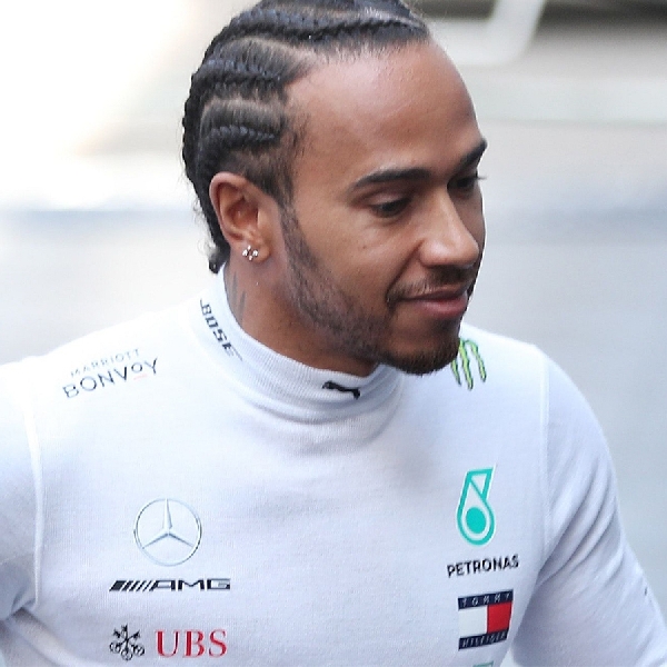 Walau Tak Membalap Untuk Ferrari, Lewis Hamilton Tetap Puas