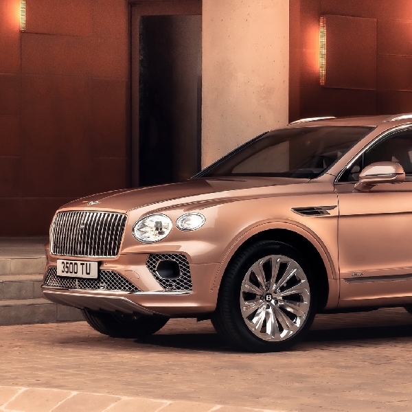 Bentley Luncurkan Bentayga Dengan Wheelbase Lebih Panjang Dan Teknologi Baru Di Dalam Kabin