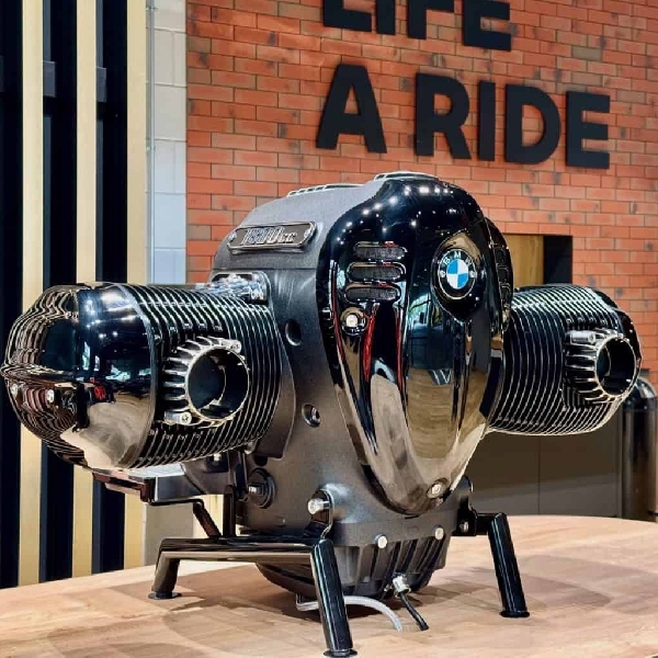 Keren! Mesin Espresso Ini Dibuat Dari Suku Cadang Mesin BMW R 18