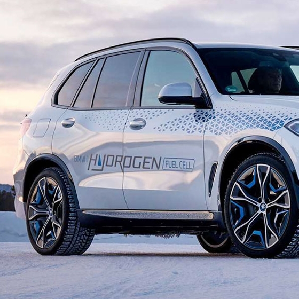BMW Akan Luncurkan Mobil Berbahan Bakar Hidrogen