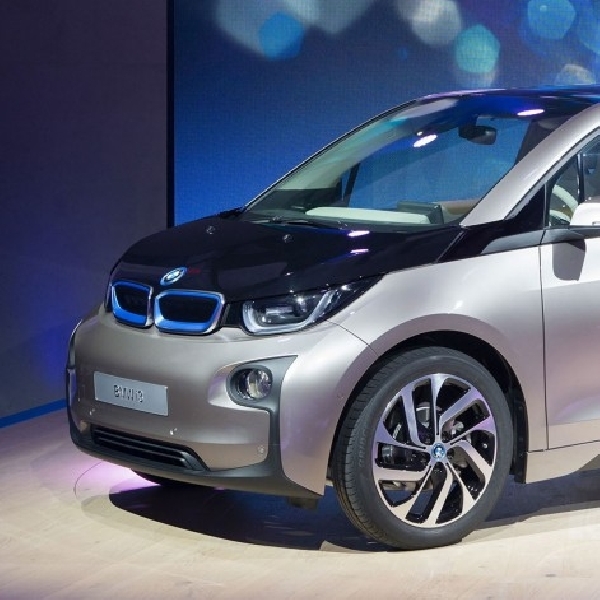 BMW i3 Terbaru Dapat Melaju 300 Km dalam Sekali Isi Daya Baterai