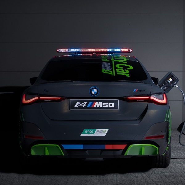 BMW i4 M50, Safety Car Listrik Pertama Untuk Ajang MotoE