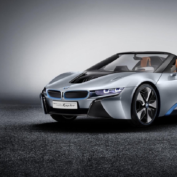 BMW i8 Beratap Terbuka Akan Lahir Januari 2016