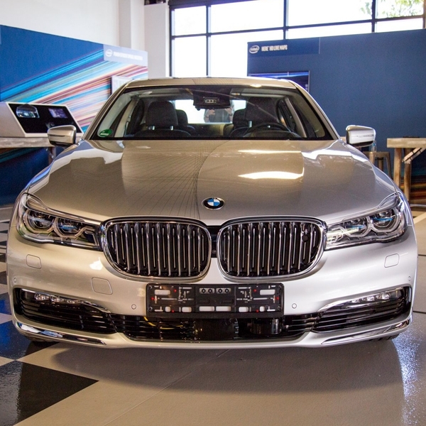 BMW dan Intel Mulai Uji Mobil Autonomous