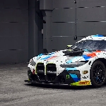 Mobil Balap BMW M4 GT3 Ex Valentino Rossi Ini Dilelang, Berapa Harganya?