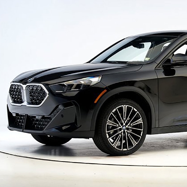 BMW X2 Raih Penghargaan Top Safety Pick 2024