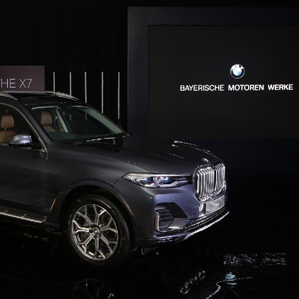 BMW X7 Hadirkan Pencahayaan dan Fitur Hiburan Terbaru