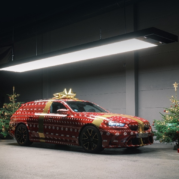 BMW M5 Wagon Hadir Dalam Edisi Spesial Santa Sambut Natal