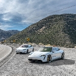 Bos Porsche Sebut Tesla Bukan Rivalnya di Electronic Vehicle