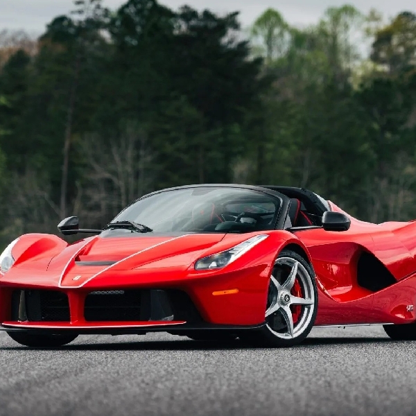 Pecahkan Rekor Baru, Ferrari LaFerrari Aperta 2017 Baru Terjual seharga 77,9 Miliar Rupiah!