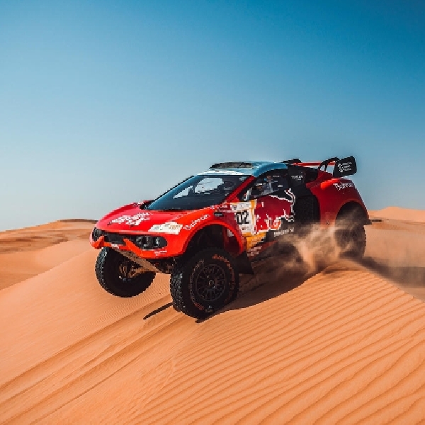 Ikut Reli Dakar 2025, Dacia Bakal Dikendarai Sebastien Loeb