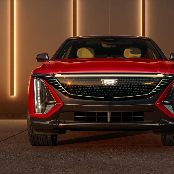 Cadillac Berencana Tetap Hadirkan Mobil ICE setelah 2030