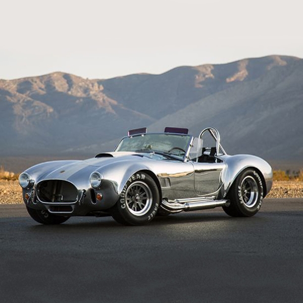 All-Aluminium 40th Anniversary Shelby Cobra Siap Raup Harga Tertinggi