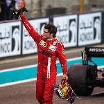 F1: Carlos Sainz Perpanjang Kontrak di Ferrari Hingga 2024