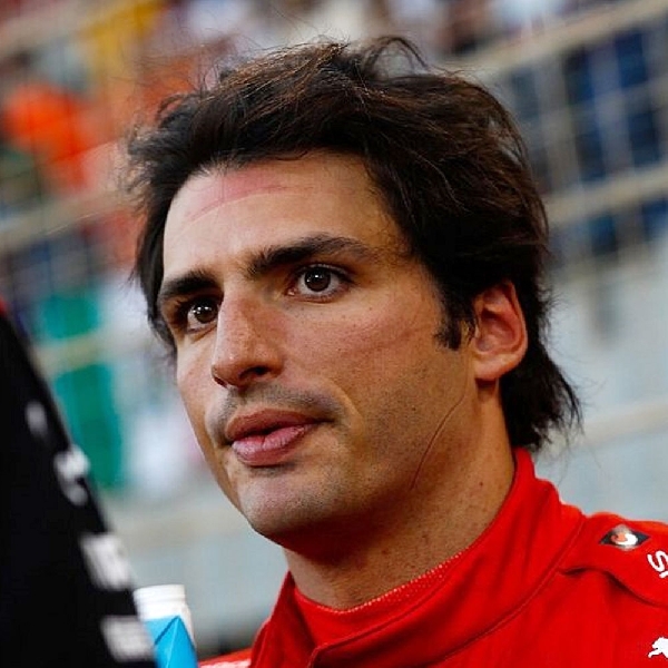 Carlos Sainz Segera Perpanjang Kontrak di Ferrari