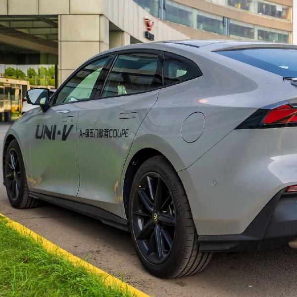 Changan UNI-V, Penantang Honda Civic Si Dari China