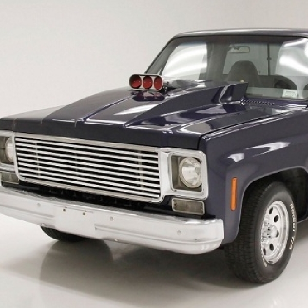 Chevrolet C10 Sleeper! Bertampang Pick Up Tua, Peforma Mesin Siap Menggila