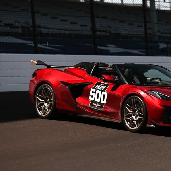 Chevrolet Corvette Z06 Convertible Akan Menjadi Mobil Pace Car Indy 500 2023