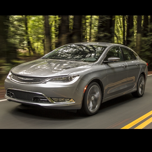 Chrysler 200 Teranyar Raih Tingkat Keamanan Tertinggi dari NHTSA