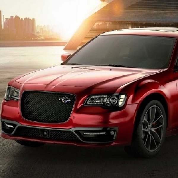 Chrysler 300C, Sedan Mewah Bertenaga Buas 485 HP